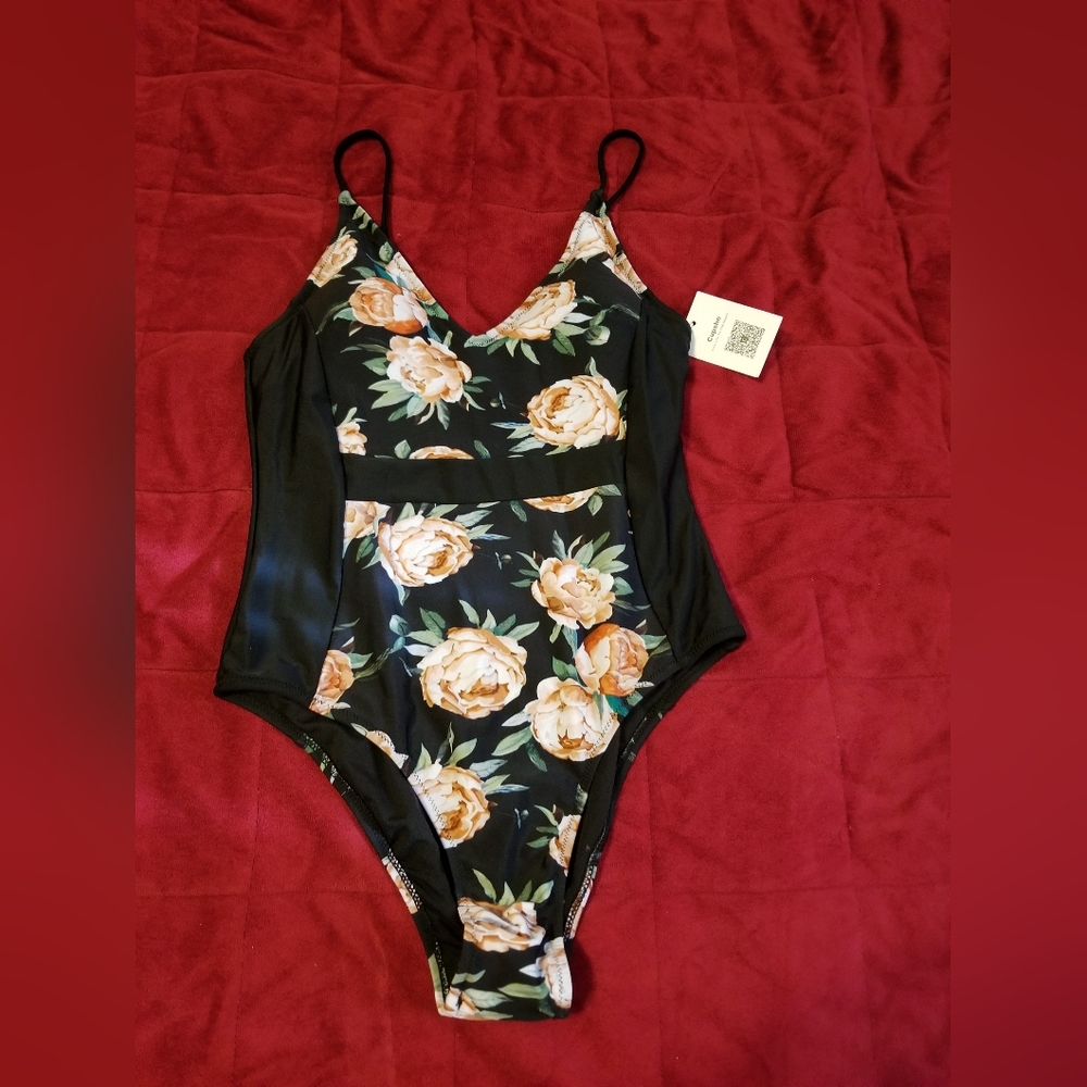 CUPSHE NWT Happy Time Print One Piece Bathing Suit Swimsuit Black Floral Size M